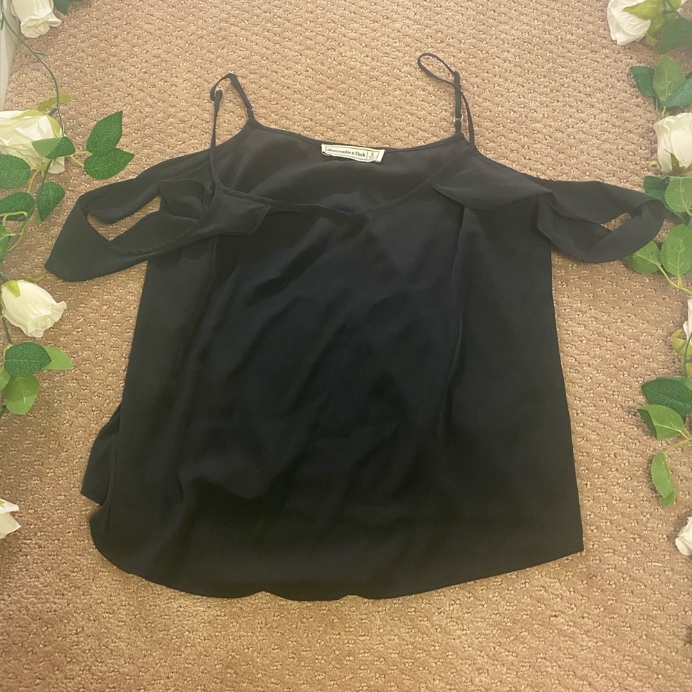 Abercrombie & Fitch Tank Top + Off the Shoulder Flowy Straps Black / Size Small